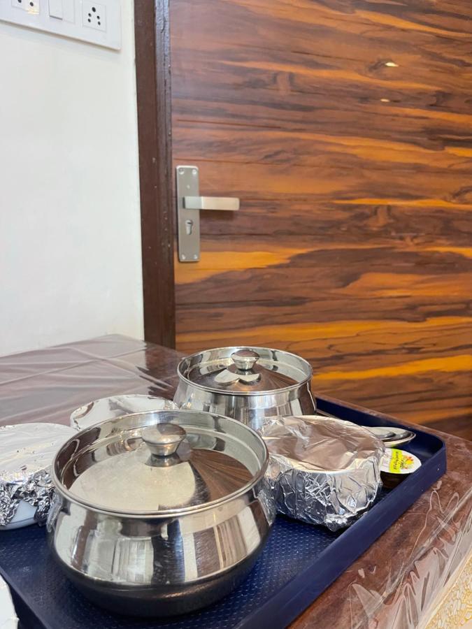 Homestay Comforts 500M From Amritsar Airport Екстер'єр фото