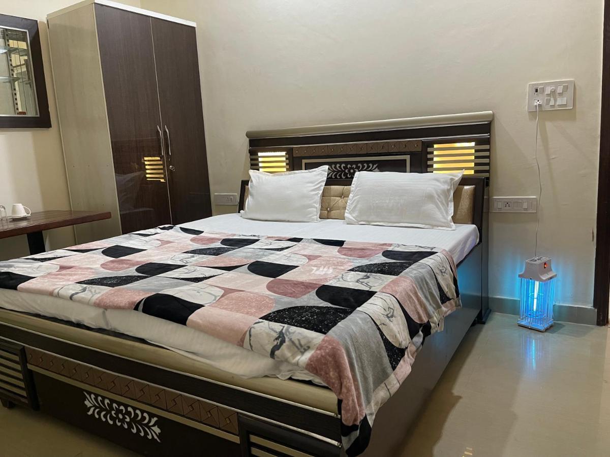 Homestay Comforts 500M From Amritsar Airport Екстер'єр фото